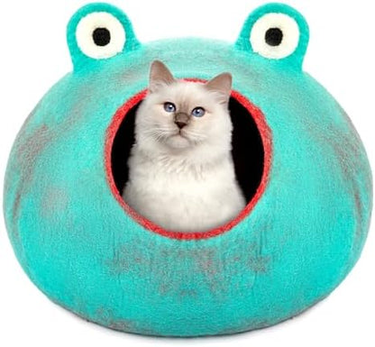 Luxurious Merino Wool Cat Cave by Woolygon