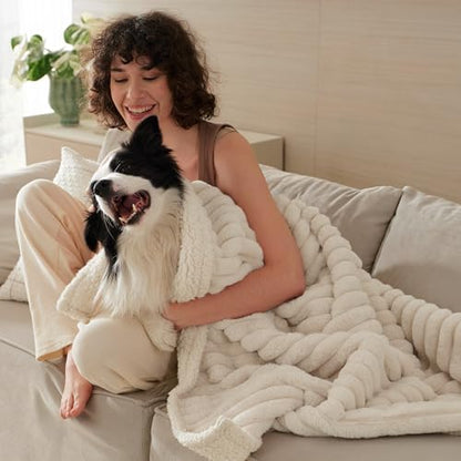 Bedsure ComfyFleece® Waterproof Dog Blankets - Image 2