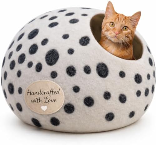 Luxurious Merino Wool Cat Cave by Woolygon