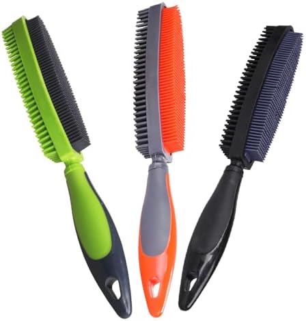 Premium Rubber Pet Hair Brush by throw
