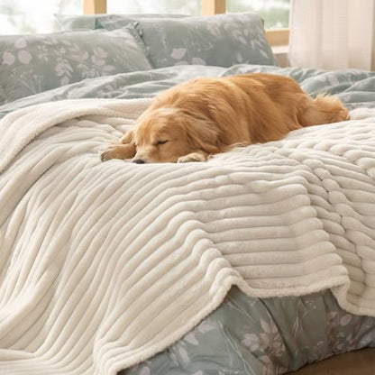 Bedsure ComfyFleece® Waterproof Blanket by BEDSURE