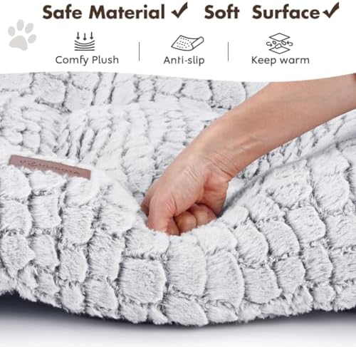 Dog Bed Crate Pad for Small Dogs 42"x28" White - Image 4
